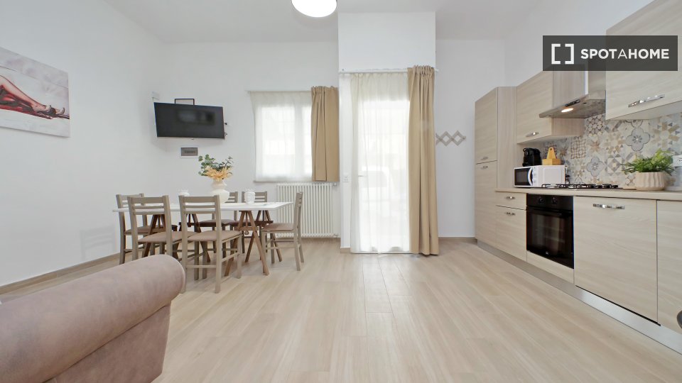 Apartment Rome, 2 beds — photo 12
