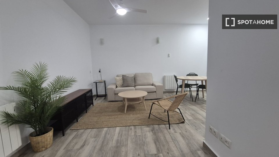 Apartment Madrid, 2 beds, 75m² — photo 3