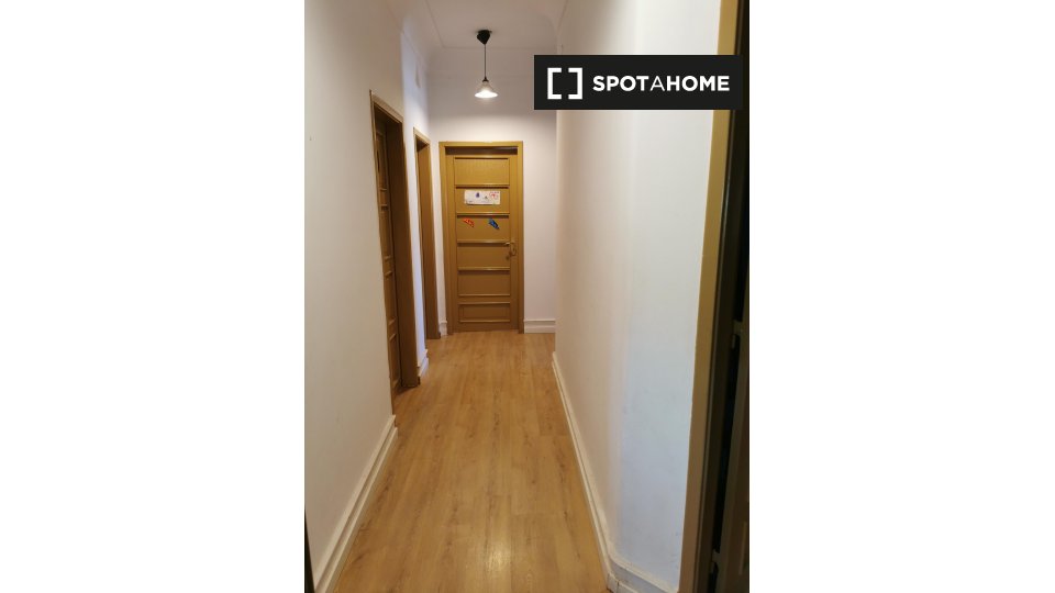 Double room Lisbon, 5 beds — photo 18