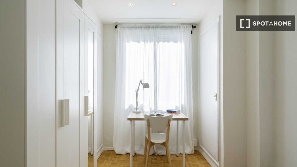 Double room Madrid, 8 beds — photo 42