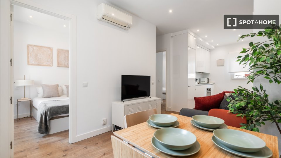 Apartment Madrid, 2 beds, 50m² — photo 17