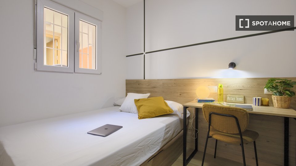 Double room Madrid, 9 beds — photo 34