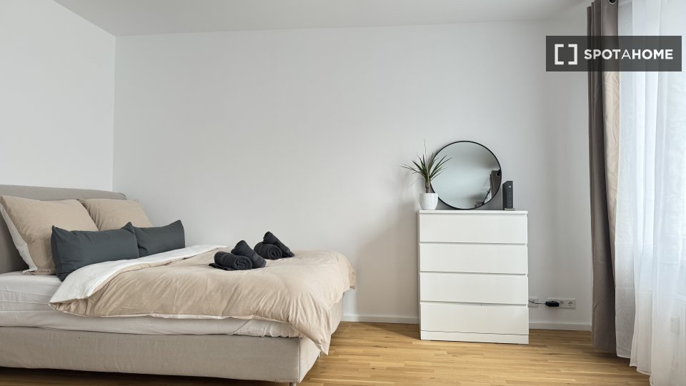Double room Berlin, 4 beds, 110m² — photo 8