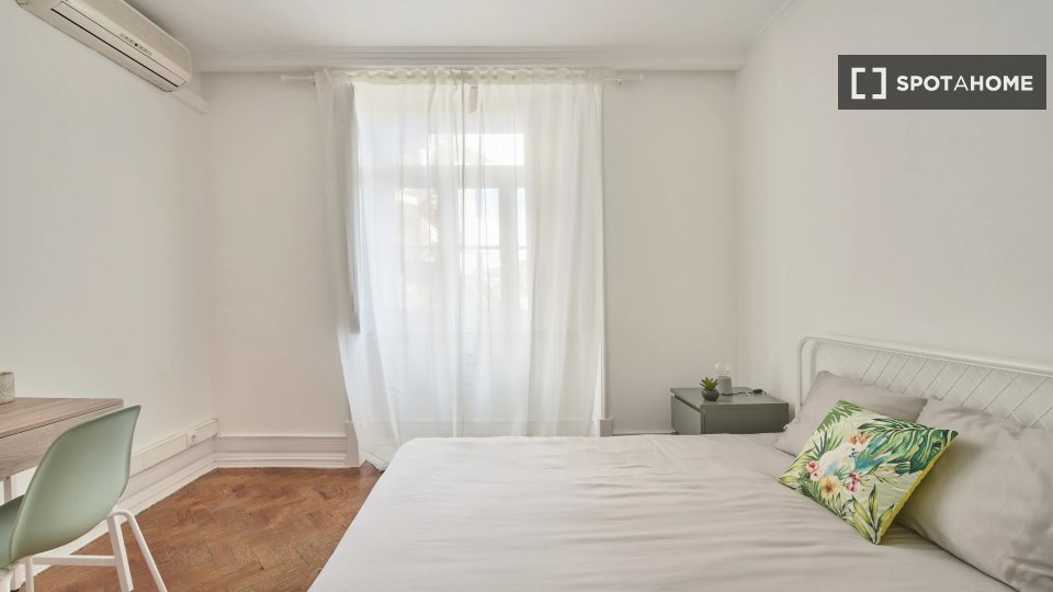 Double room Lisbon, 8 beds — photo 9