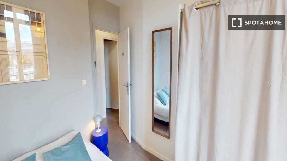 Double room Lyon, 3 beds, 70m² — photo 18