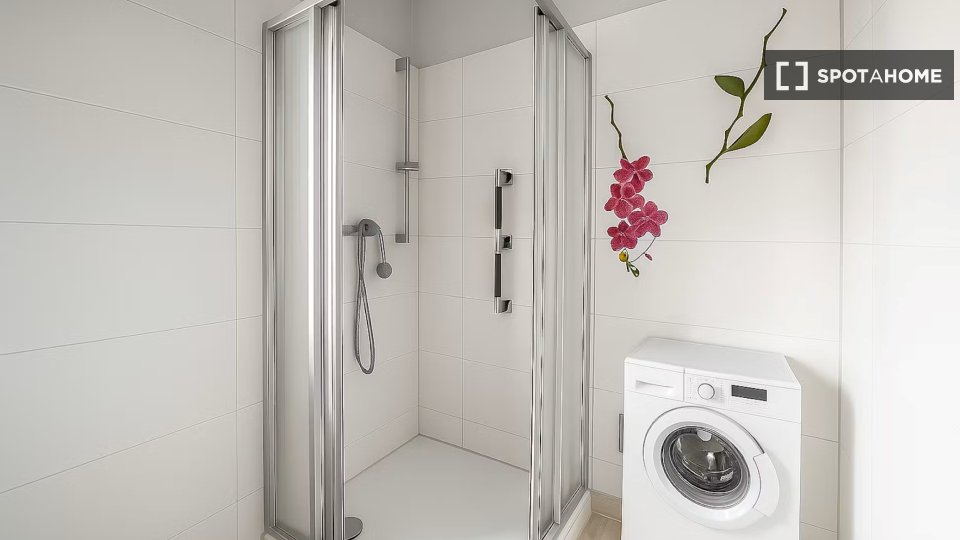 Double room Berlin, 4 beds, 75m² — photo 3