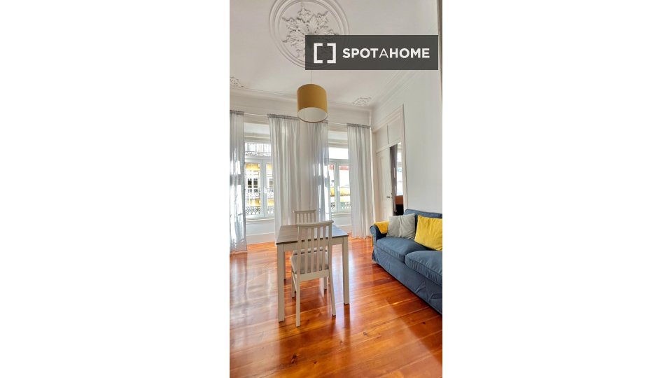 Double room Lisbon, 3 beds — photo 4