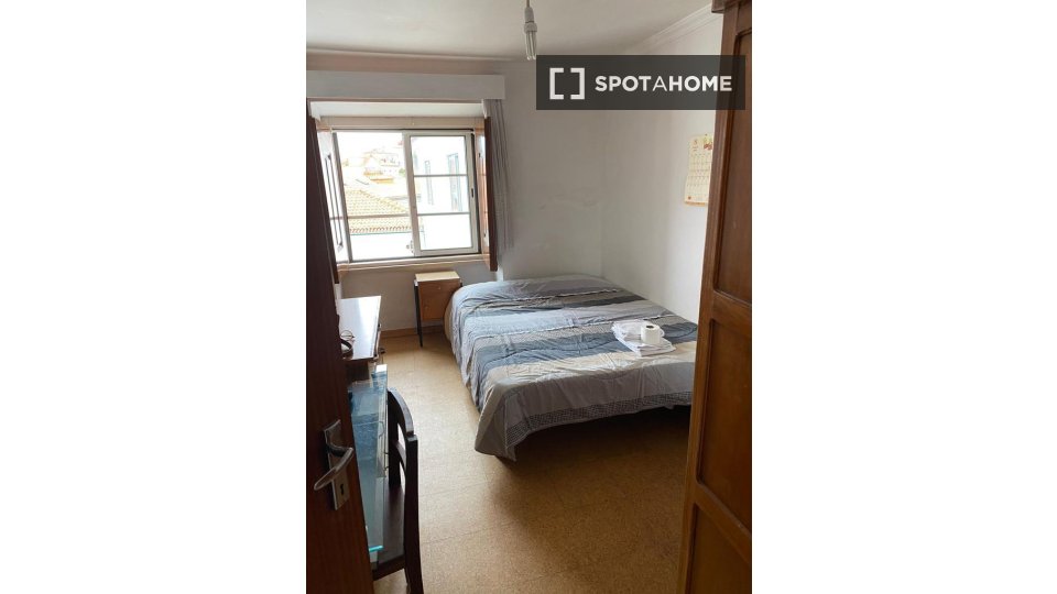 Double room Coimbra, 13 beds — photo 17