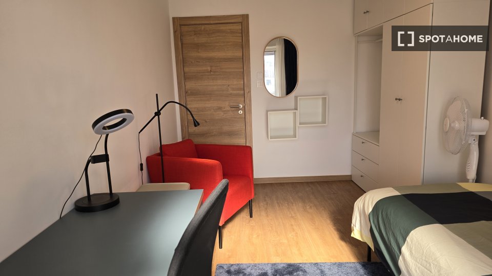 Double room Lisbon, 5 beds, 130m² — photo 11