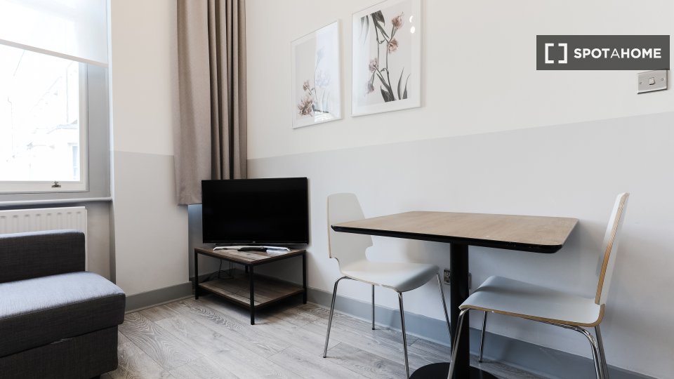 Apartment London, 1 bed — photo 16