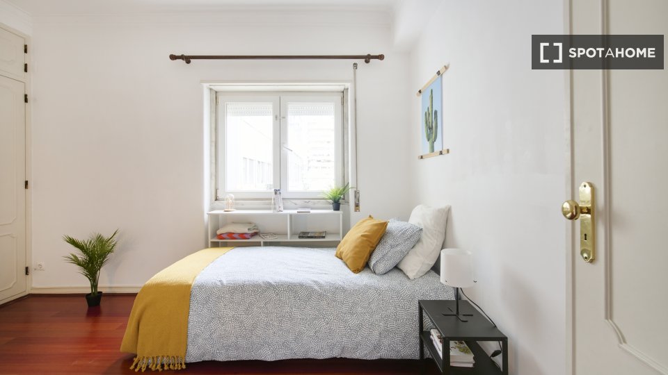 Double room Lisbon, 6 beds — photo 5
