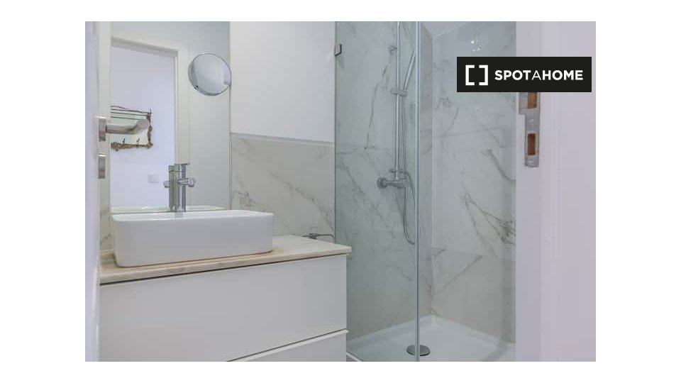 Apartment Lisbon, 2 beds — photo 10