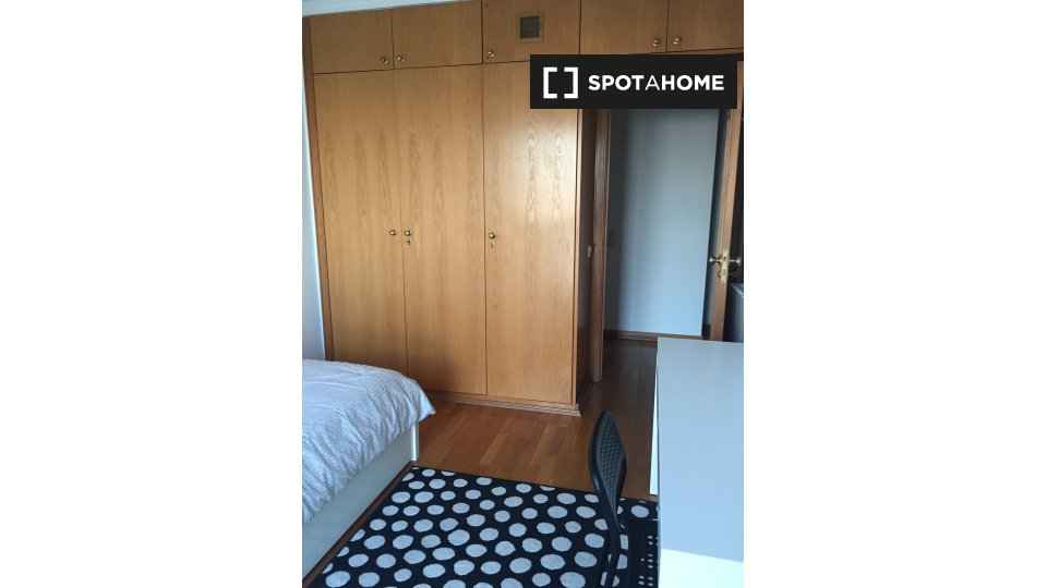 Double room Lisbon, 5 beds, 144m² — photo 3