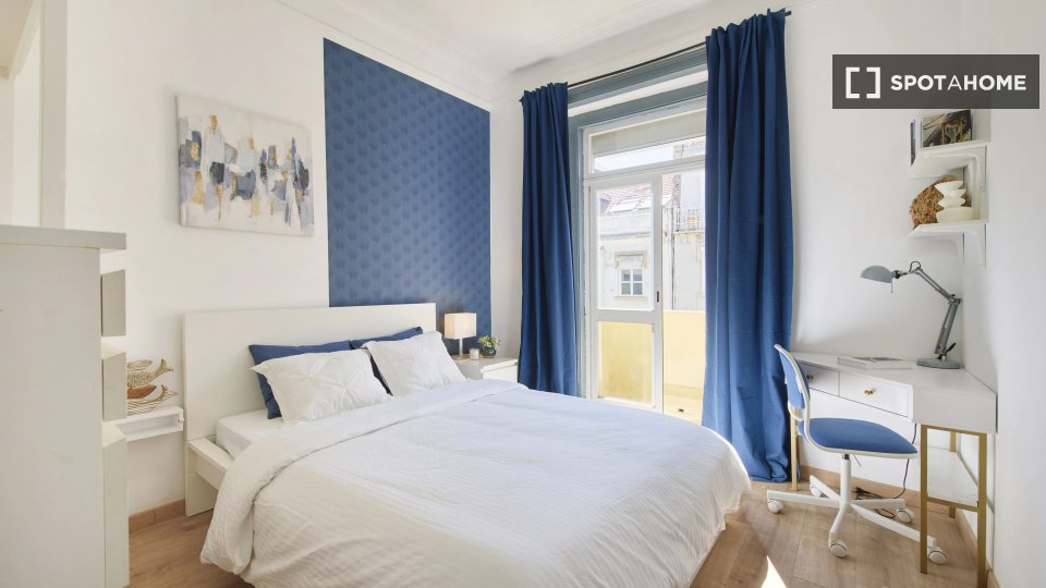 Double room Lisbon, 4 beds — photo 10