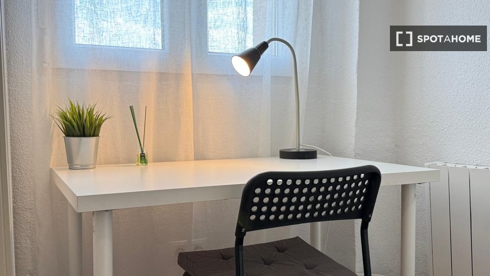 Double room Madrid, 4 beds — photo 24