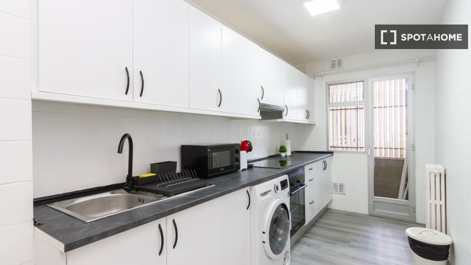 Double room Madrid, 5 beds — photo 42