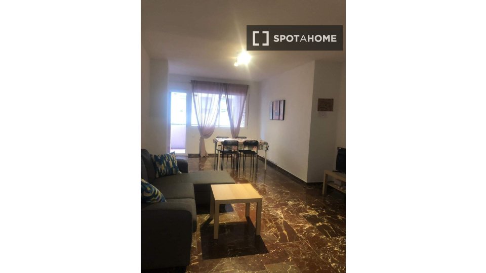 Double room Granada, 4 beds, 100m² — photo 8