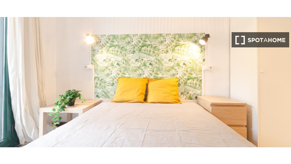 Double room Barcelona, 7 beds, 150m² — photo 1