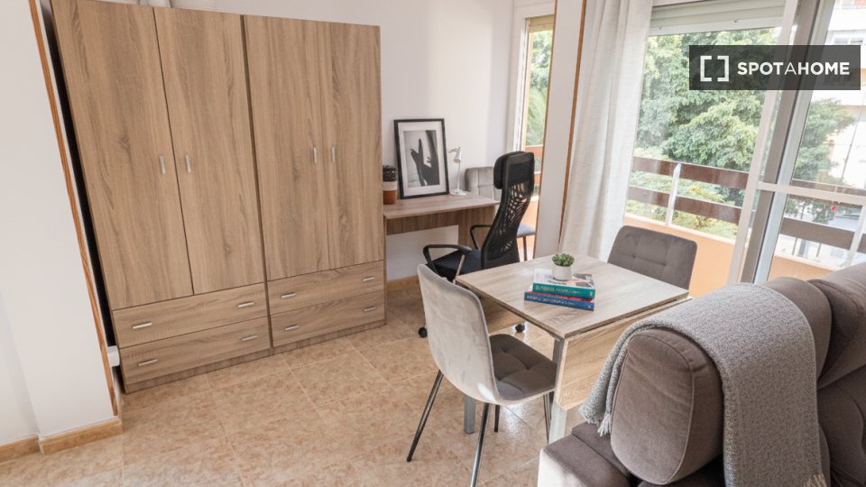Double room Alicante, 3 beds, 67m² — photo 6