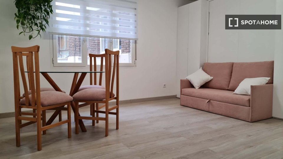 Estudio totalmente equipado – Gran Vía / Plaza de España