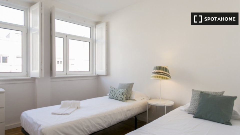Double room Lisbon, 5 beds — photo 7