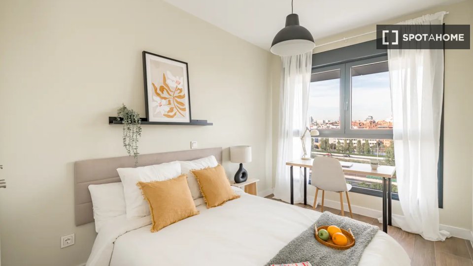 Double room Madrid, 5 beds — photo 14