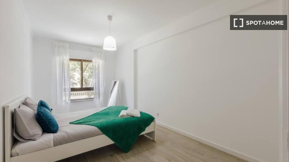 Apartment Lisbon, 3 beds, 130m² — photo 19