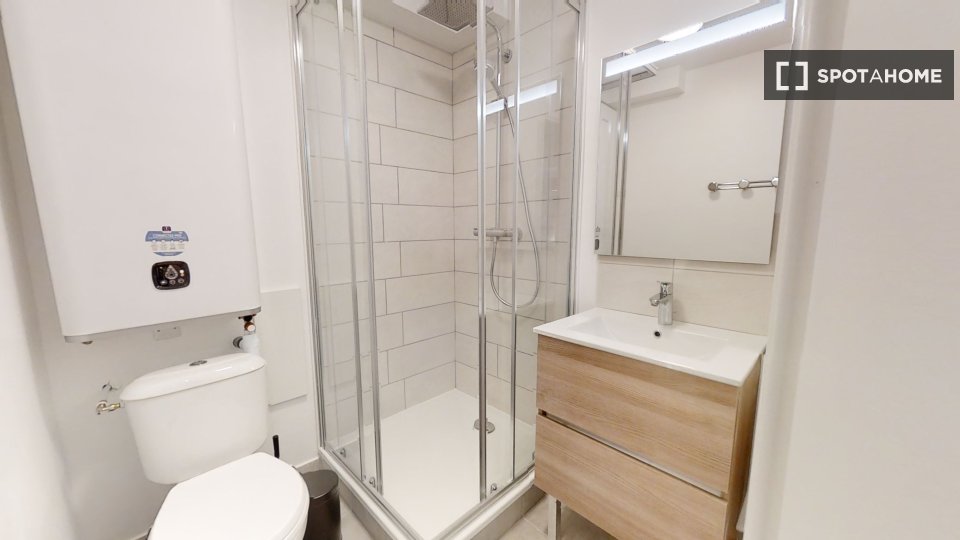 Double room Lyon, 15 beds — photo 6