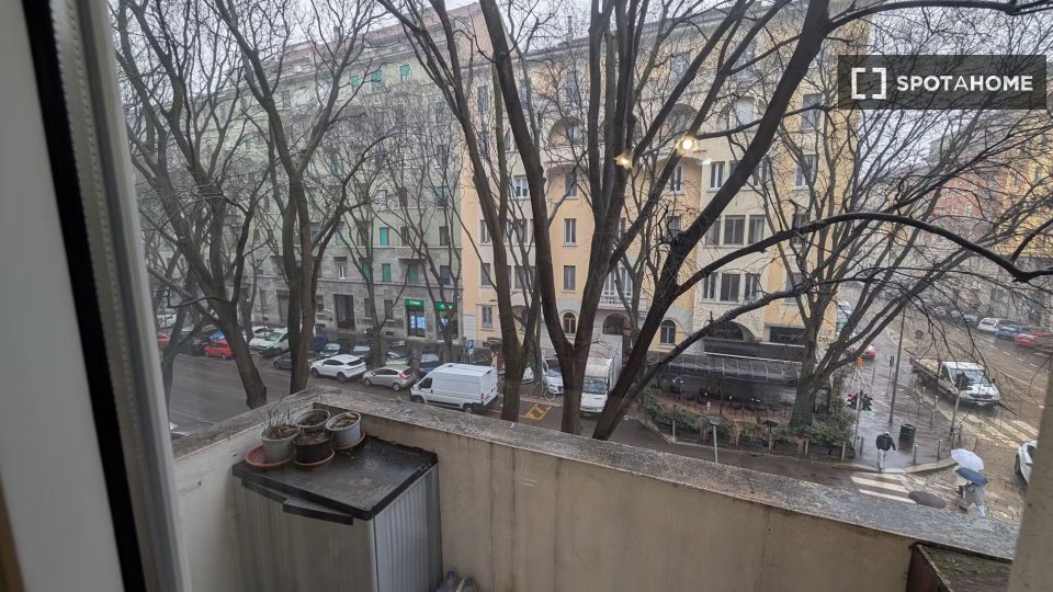 Double room Milan, 3 beds, 90m² — photo 3