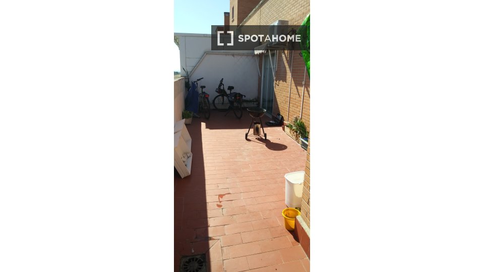 Double room Madrid, 3 beds, 100m² — photo 9