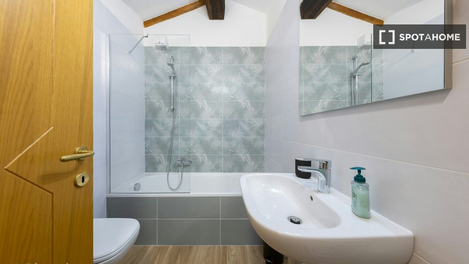 Double room Trento, 3 beds — photo 16
