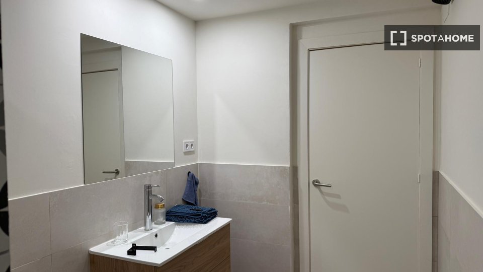Double room Barcelona, 6 beds, 120m² — photo 64