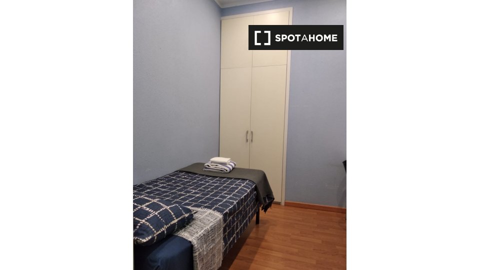 Double room Barcelona, 4 beds, 84m² — photo 15