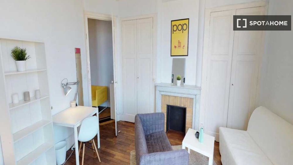 Double room Lyon, 3 beds, 70m² — photo 7