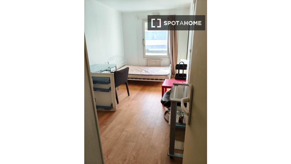 Double room Paris, 3 beds, 17m² — photo 23