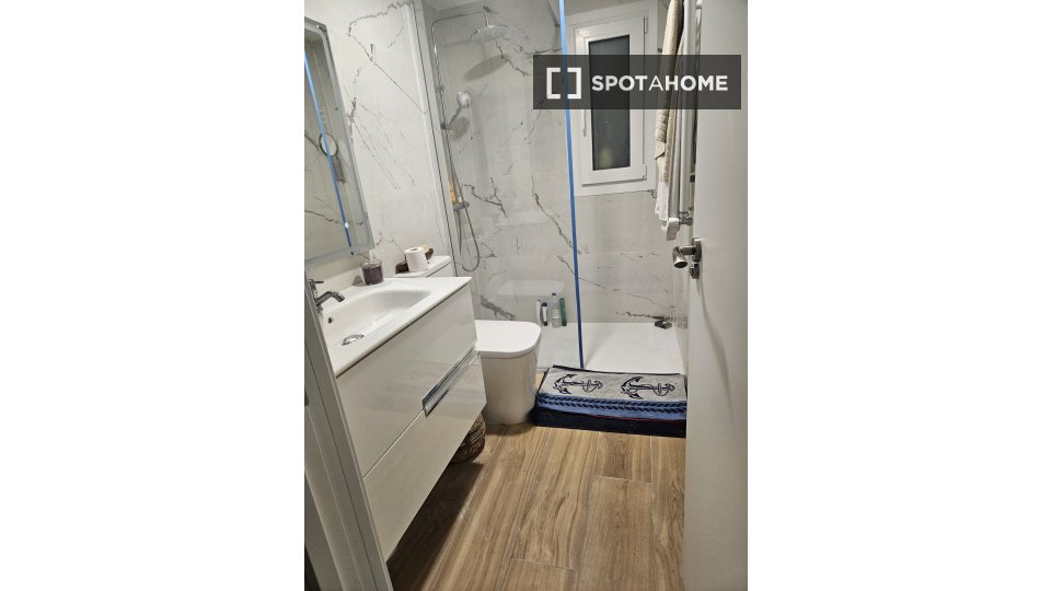 Double room Madrid, 2 beds — photo 3