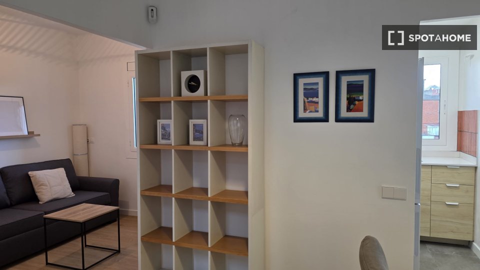 Apartment Barcelona, 1 bed, 34m² — photo 3