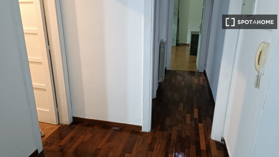 Double room Naples, 2 beds — photo 14