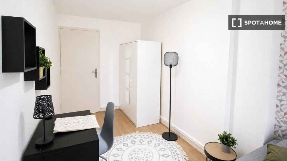Double room Lyon, 5 beds — photo 27