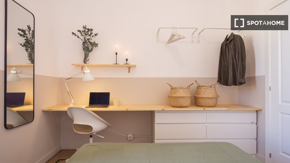 Double room Barcelona, 4 beds, 90m² — photo 18