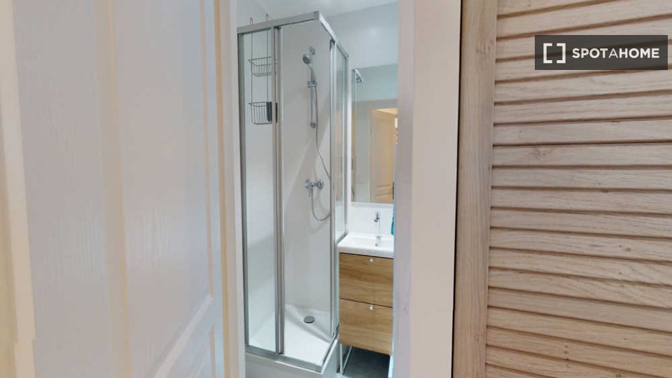 Double room Lyon, 7 beds, 150m² — photo 8