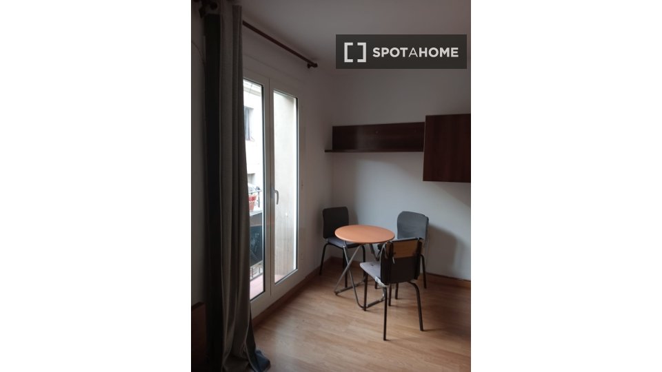 Apartment mono Barcelona, 45m² — photo 4