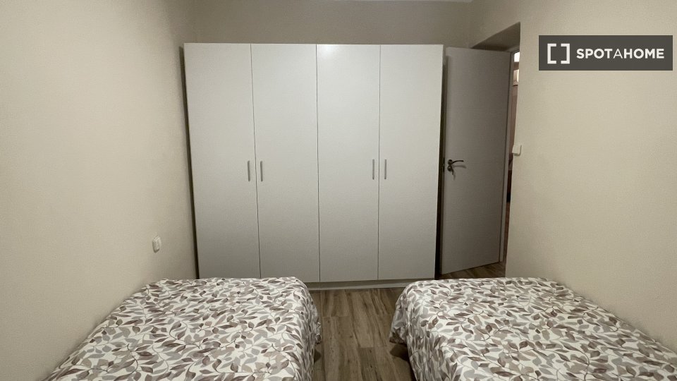 Double room Valencia, 3 beds — photo 5
