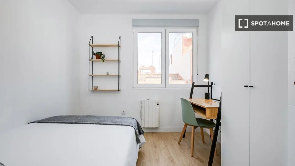 Double room Madrid, 11 beds — photo 32