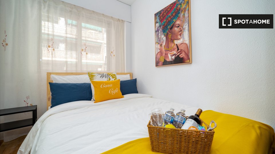 Double room Madrid, 4 beds, 50m² — photo 1