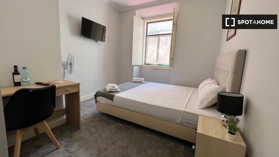 Double room Lisbon, 4 beds, 100m² — photo 1