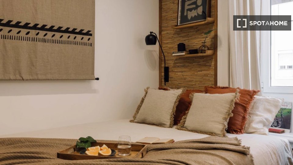 Apartment Lisbon, 1 bed — photo 1