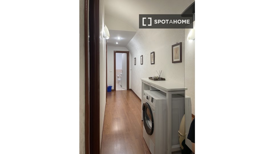 Double room Rome, 3 beds, 80m² — photo 2