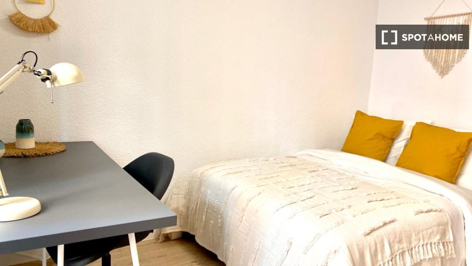 Double room Madrid, 5 beds — photo 15