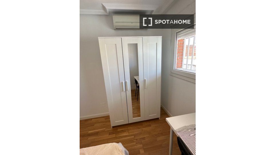 Double room Madrid, 4 beds — photo 19
